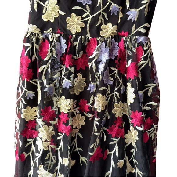 City Studio Black and Red Sleeveless Formal Cocktail Dress - Picture 4 of 11